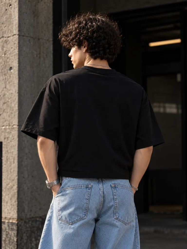 Black Tee — detail