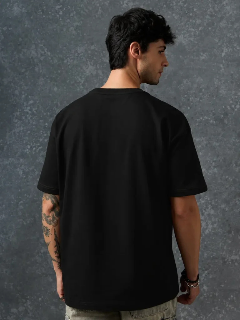 Black Oversized T-Shirt — detail
